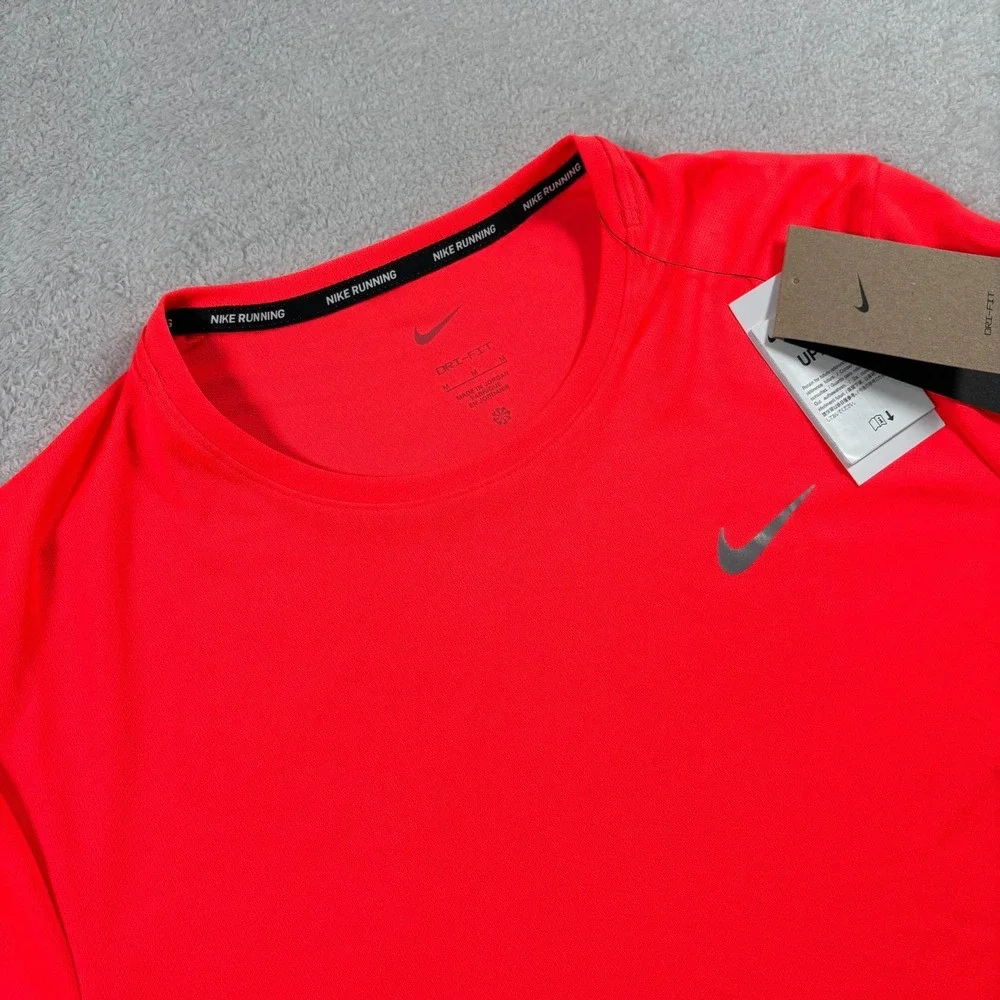 Nike Miler Dri Fit Running‎ Top Mens Medium Red Sweat Wicking Sports Running
